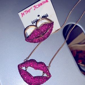 Betsey Johnson vampire 👄 ring/necklace set